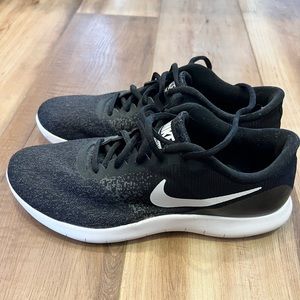 Nike Women’s Flex Contact Running Shoes, Size 10.